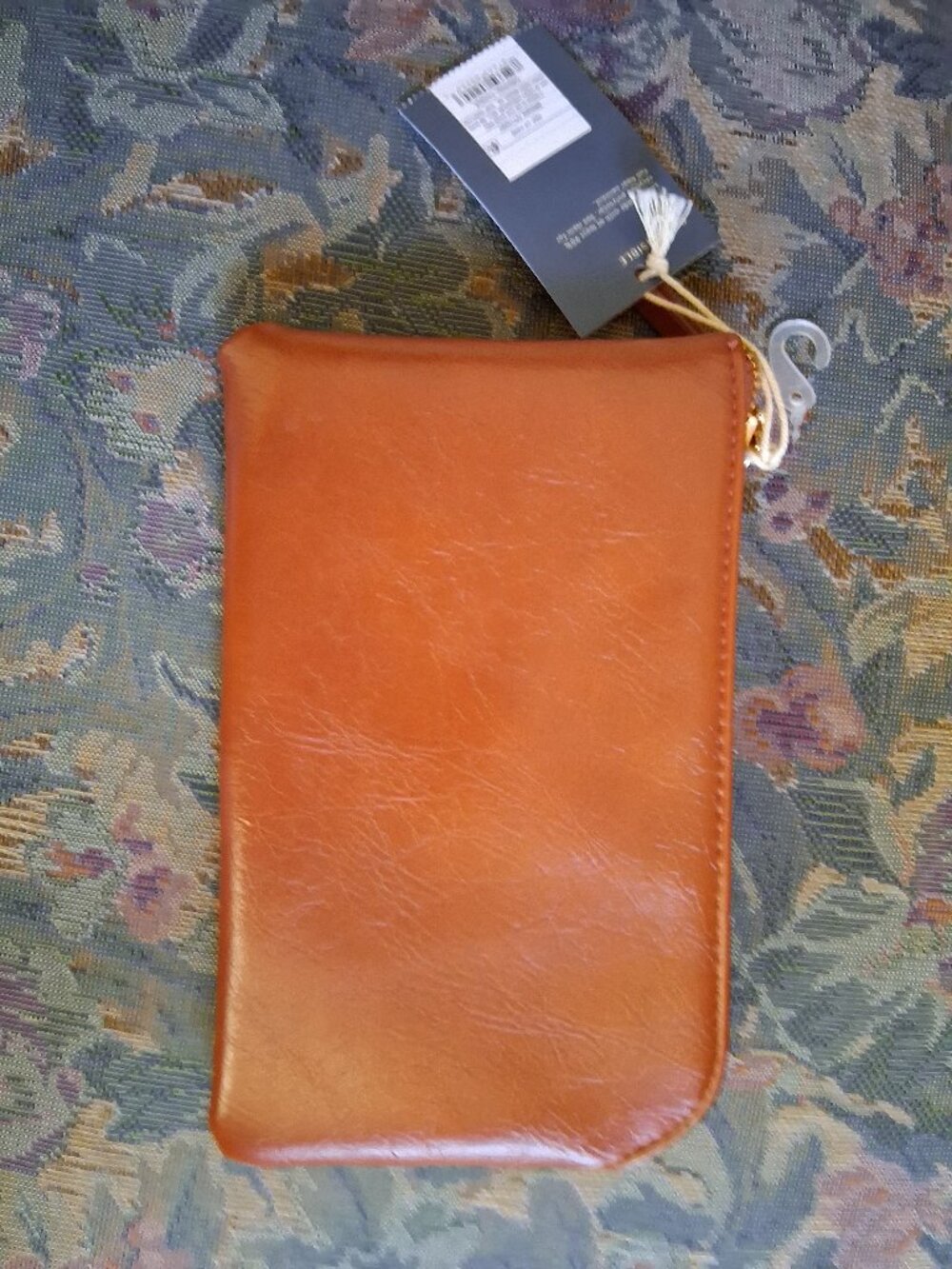 NWT Universal Thread wristlet